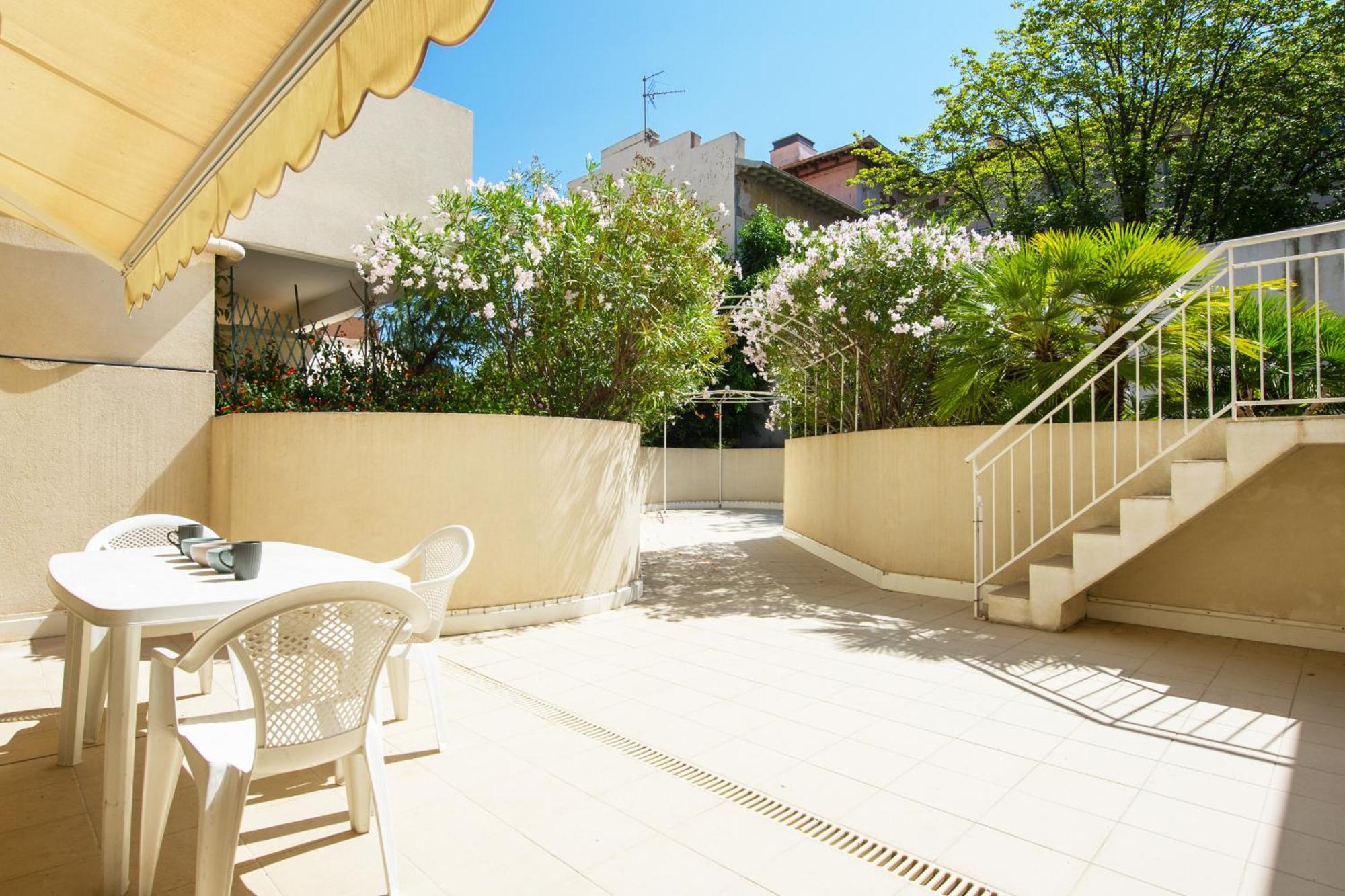 Апартаменты L'Imperial, Terrasse Ментона Экстерьер фото
